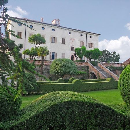 Castello Di Coazzolo Bed & Breakfast Neive Ngoại thất bức ảnh