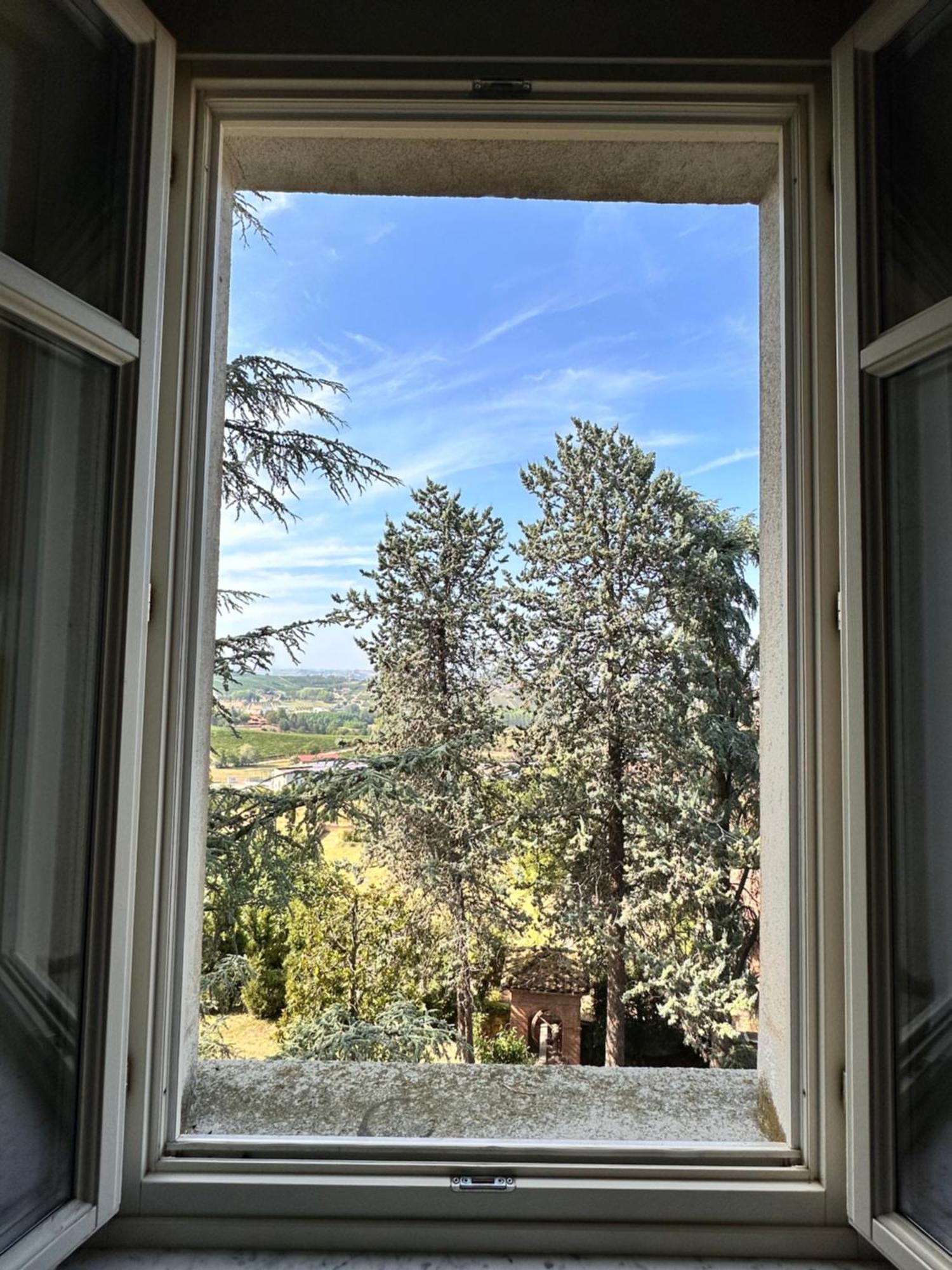 Castello Di Coazzolo Bed & Breakfast Neive Ngoại thất bức ảnh