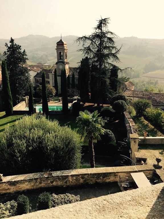 Castello Di Coazzolo Bed & Breakfast Neive Ngoại thất bức ảnh