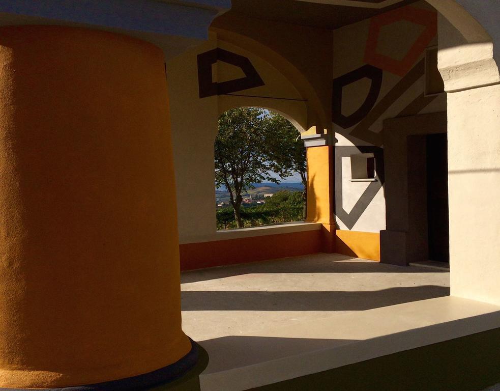 Castello Di Coazzolo Bed & Breakfast Neive Ngoại thất bức ảnh